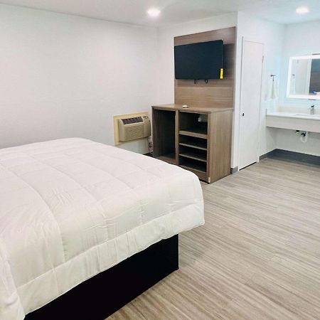 Rodeway Inn Mineola Luaran gambar